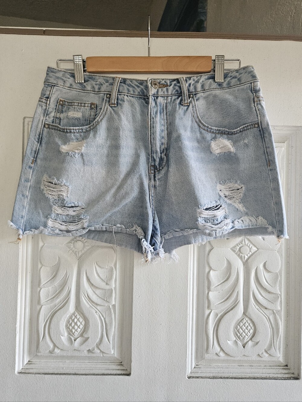 Forever 21 Light Blue Distressed Denim Cutoff Shorts 28